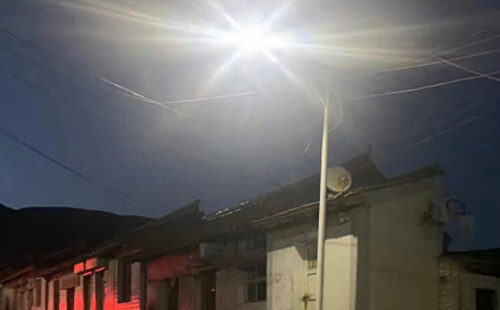 农村院子里最适合的朗县太阳能路灯亮度与安装要点